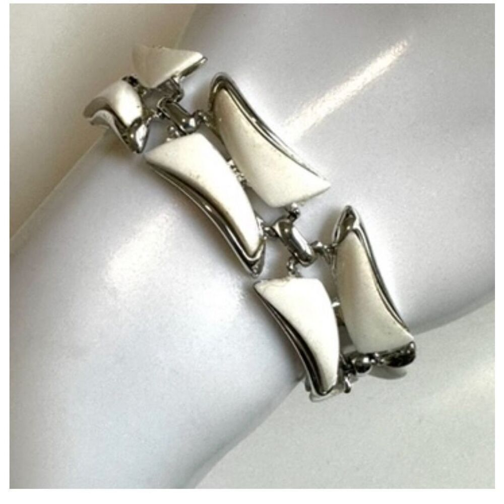 B.S.K. white vintage bracelet